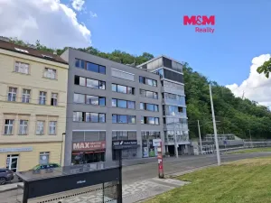 Pronájem garážového stání, Praha - Smíchov, Radlická, 13 m2