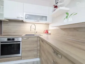 Prodej bytu 2+kk, Praha - Stodůlky, Běhounkova, 43 m2