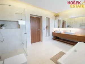 Prodej rodinného domu, Holubice, 240 m2