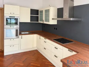 Prodej mobilheimu, Praha - Holešovice, Sanderova, 126 m2