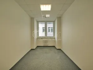 Pronájem kanceláře, Praha - Chodov, Roztylská, 650 m2