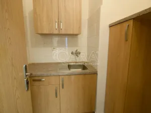 Pronájem kanceláře, Praha - Chodov, Roztylská, 650 m2