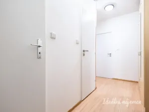 Pronájem bytu 2+kk, Praha - Petrovice, Lessnerova, 43 m2
