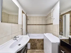 Prodej bytu 3+1, Hradec Králové - Nový Hradec Králové, třída Edvarda Beneše, 79 m2