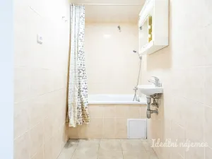 Pronájem bytu 1+kk, Praha - Troja, Lešenská, 26 m2