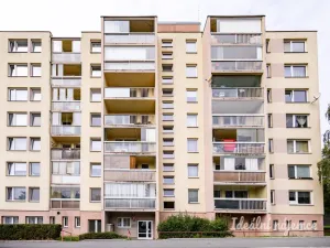 Pronájem bytu 1+kk, Praha - Troja, Lešenská, 26 m2