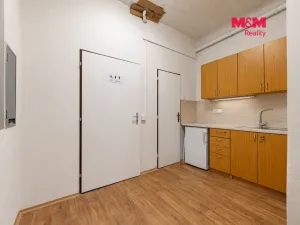 Pronájem obchodního prostoru, Votice, Komenského nám., 120 m2