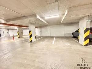 Pronájem garážového stání, Olomouc, Aloise Rašína, 13 m2