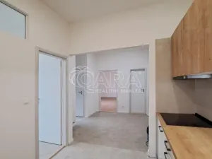 Pronájem bytu 2+kk, Praha - Holešovice, Komunardů, 49 m2