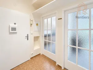 Pronájem bytu 2+kk, Praha - Podolí, Sinkulova, 37 m2