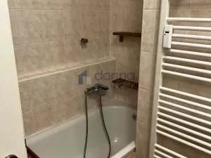 Pronájem bytu 1+kk, Praha, Hnězdenská, 40 m2