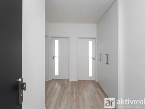 Pronájem bytu 2+kk, Praha - Kbely, Mladoboleslavská, 46 m2