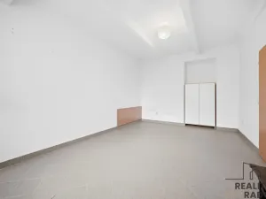 Pronájem bytu 2+kk, Pardubice, Pernerova, 55 m2