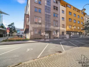 Pronájem bytu 2+kk, Pardubice, Pernerova, 55 m2