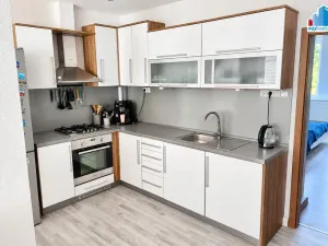 Prodej bytu 3+kk, Plzeň - Jižní Předměstí, náměstí Míru, 73 m2