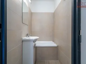 Prodej bytu 1+kk, Praha, Vavřenova, 28 m2
