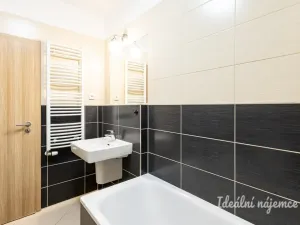 Pronájem bytu 1+kk, Praha - Vysočany, Pod Harfou, 32 m2