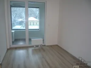 Prodej bytu 1+kk, Praha, Plzeňská, 31 m2