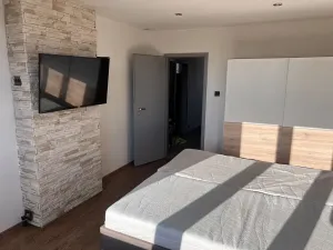 Prodej bytu 2+1, Karlovy Vary, Kpt. Nálepky, 65 m2