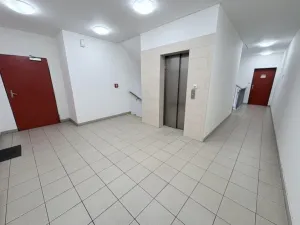 Pronájem bytu 2+kk, Praha - Vysočany, Poděbradská, 50 m2