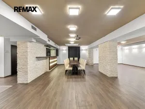 Prodej obchodního prostoru, Plzeň, Částkova, 388 m2