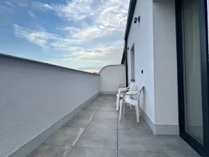 Pronájem bytu 2+kk, Praha - Vršovice, Ukrajinská, 55 m2