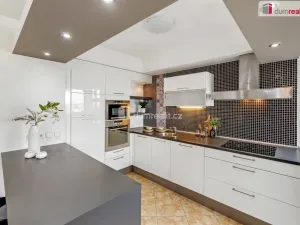 Prodej bytu 2+kk, Praha - Horní Měcholupy, Padovská, 65 m2