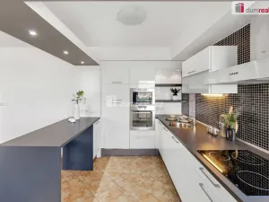 Prodej bytu 2+kk, Praha - Horní Měcholupy, Padovská, 65 m2
