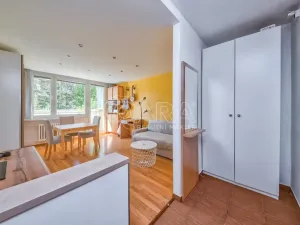 Prodej bytu 2+kk, Praha - Bohnice, Zelenohorská, 37 m2