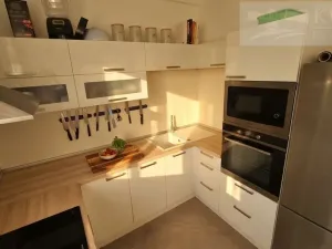 Pronájem bytu 2+1, Praha, Lounských, 57 m2
