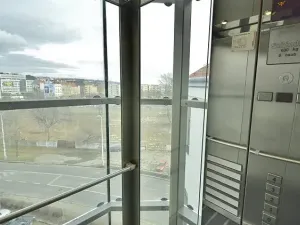Pronájem kanceláře, Praha - Holešovice, Jablonského, 17 m2