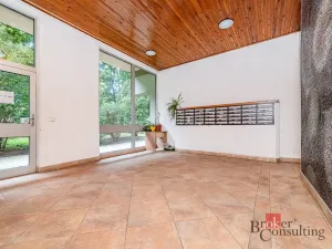Pronájem bytu 2+kk, Praha - Kobylisy, Chabařovická, 47 m2