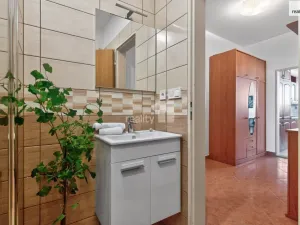Pronájem bytu 2+kk, Jesenice, Sluneční, 58 m2