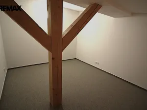 Pronájem bytu 2+kk, Chrastava, náměstí 1. máje, 71 m2