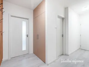 Pronájem bytu 3+kk, Praha - Střížkov, Šluknovská, 68 m2