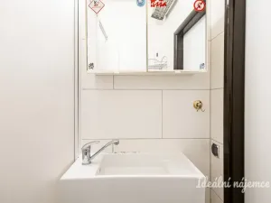 Pronájem bytu 1+kk, Praha - Prosek, Vysočanská, 36 m2