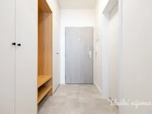 Pronájem bytu 1+kk, Praha - Vysočany, Gerstelova, 35 m2