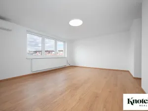 Pronájem kanceláře, Brno, Štefánikova, 400 m2
