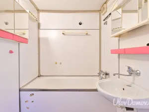 Prodej bytu 4+1, Praha - Lhotka, Toušeňská, 77 m2
