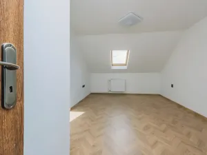 Prodej bytu 4+kk, Chrudim, Resselovo náměstí, 167 m2