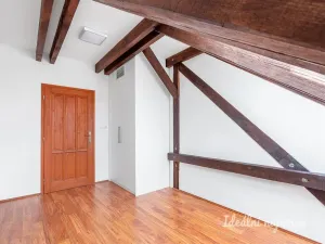 Pronájem bytu 4+kk, Praha, N. A. Někrasova, 127 m2