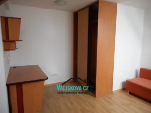 Pronájem bytu 1+kk, Kroměříž, Dobrovského, 42 m2