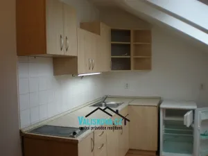 Pronájem bytu 1+kk, Kroměříž, Dobrovského, 42 m2