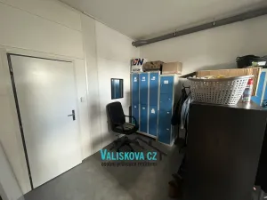 Pronájem obchodního prostoru, Kroměříž, Stoličkova, 93 m2
