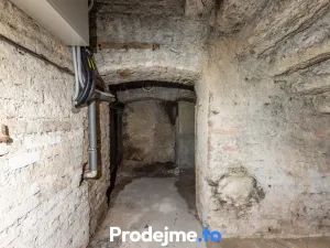 Pronájem skladu, Praha - Smíchov, Preslova, 226 m2