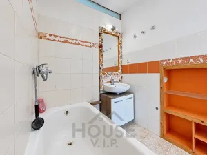 Prodej bytu 3+1, Praha - Prosek, Lovosická, 67 m2