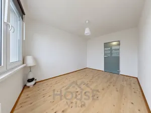 Prodej bytu 3+1, Praha - Prosek, Lovosická, 67 m2