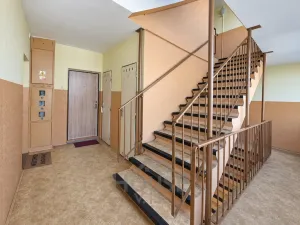 Prodej bytu 3+1, Praha - Prosek, Lovosická, 67 m2