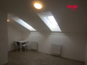 Pronájem bytu 1+1, Kladno, Jaroslava Holečka, 29 m2