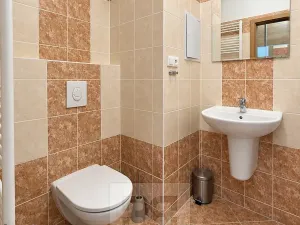 Pronájem bytu 1+kk, Praha - Uhříněves, U uhříněveské obory, 32 m2